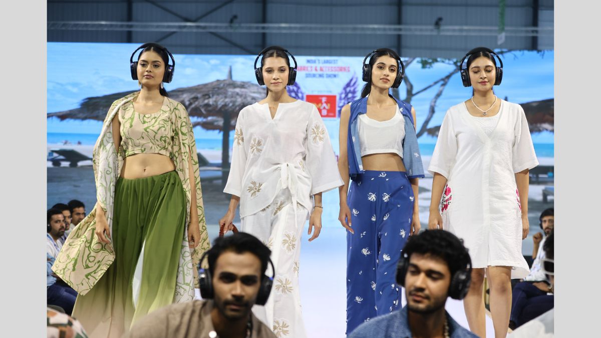 મણિધારી સિલ્ક મિલ્સ દ્વારા પ્રસ્તુત અને IDT દ્વારા ડિઝાઇન કરાયેલ ભારતમાંનું પ્રથમ બ્લૂટૂથ સાયલન્ટ ફેશન શો