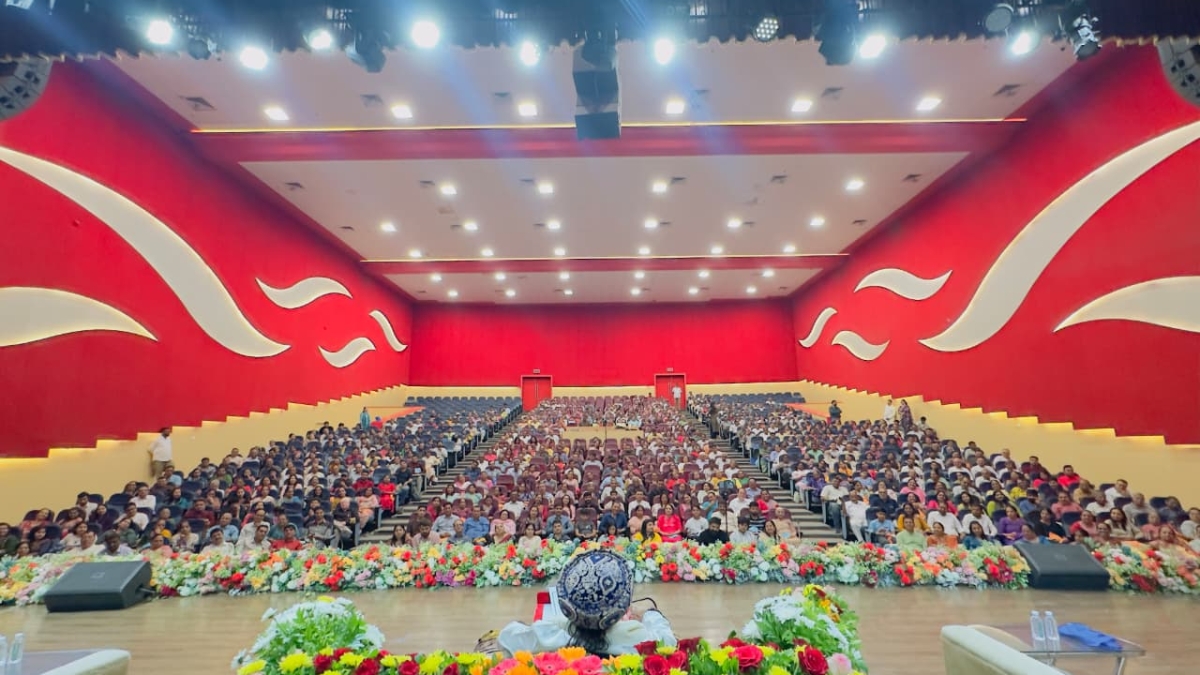 રાજકોટમાં મંત્ર થેરાપી દરબાર યોજાયો, ૭૫૦થી વધુ લોકોએ લીધો આધ્યાત્મિક અનુભવ