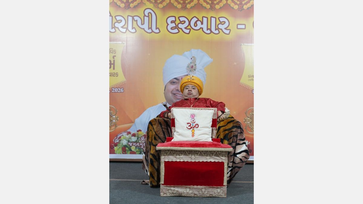 ભરૂચમાં ઓમ ગુરુની પાવન નિશ્રામાં યોજાયો મંત્ર થેરાપી દરબાર, મોટી સંખ્યામાં ભક્તો ઉમટ્યા