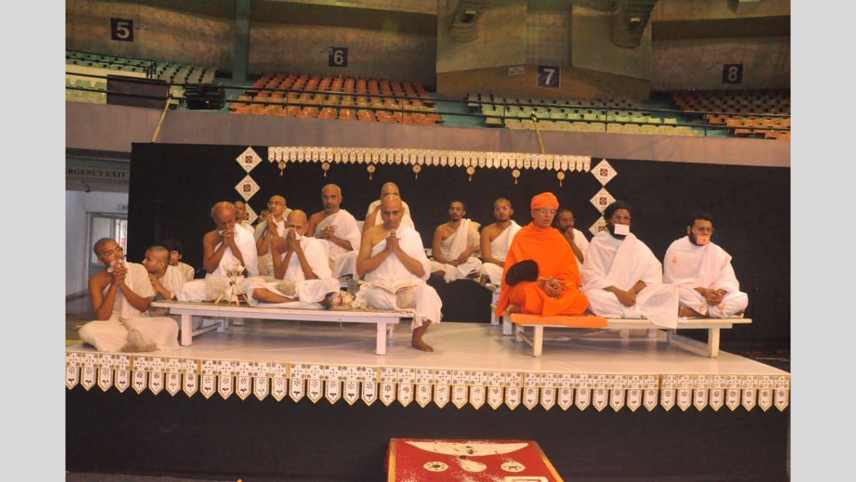 સુરતમાં ગુંજ્યો નવકાર મહામંત્રનો મહાજાપ: કેન્દ્રીય મંત્રી અમિત શાહના વર્ચ્યુઅલી જોડાયા