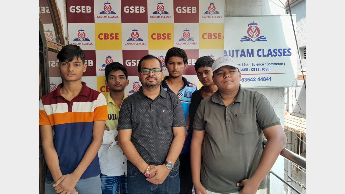 ગૌતમ ક્લાસીસ, સુરતનો CBSE ધોરણ 10 બોર્ડ પરીક્ષામાં ઉત્તમ પરિણામ સાથે દબદબો 20 વર્ષથી વધુના અનુભવો સાથે આ વર્ષે પણ 100% રિઝલ્ટ