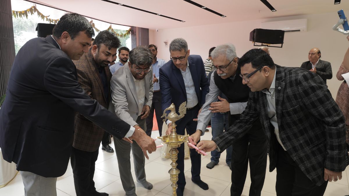 વરાછા રોડ – સુરત ખાતે આજે – મુંજાની ટોયોટા ના નવા સ્ટેટ-ઓફ- આર્ટ શૉરૂમ નો ભવ્ય શુભારંભ.